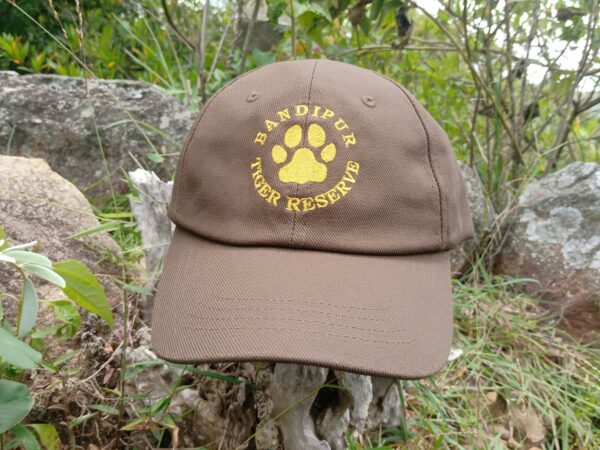 Cotton P-Cap with pugmark embroidery.