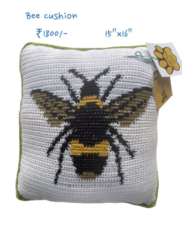 Crochet Bee cushion